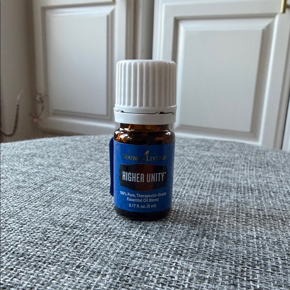 Young Living 5ml Higher Unity Essential Oil in Blue and White